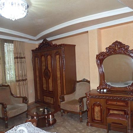 Hotel Old Star バトゥーミ 部屋 写真