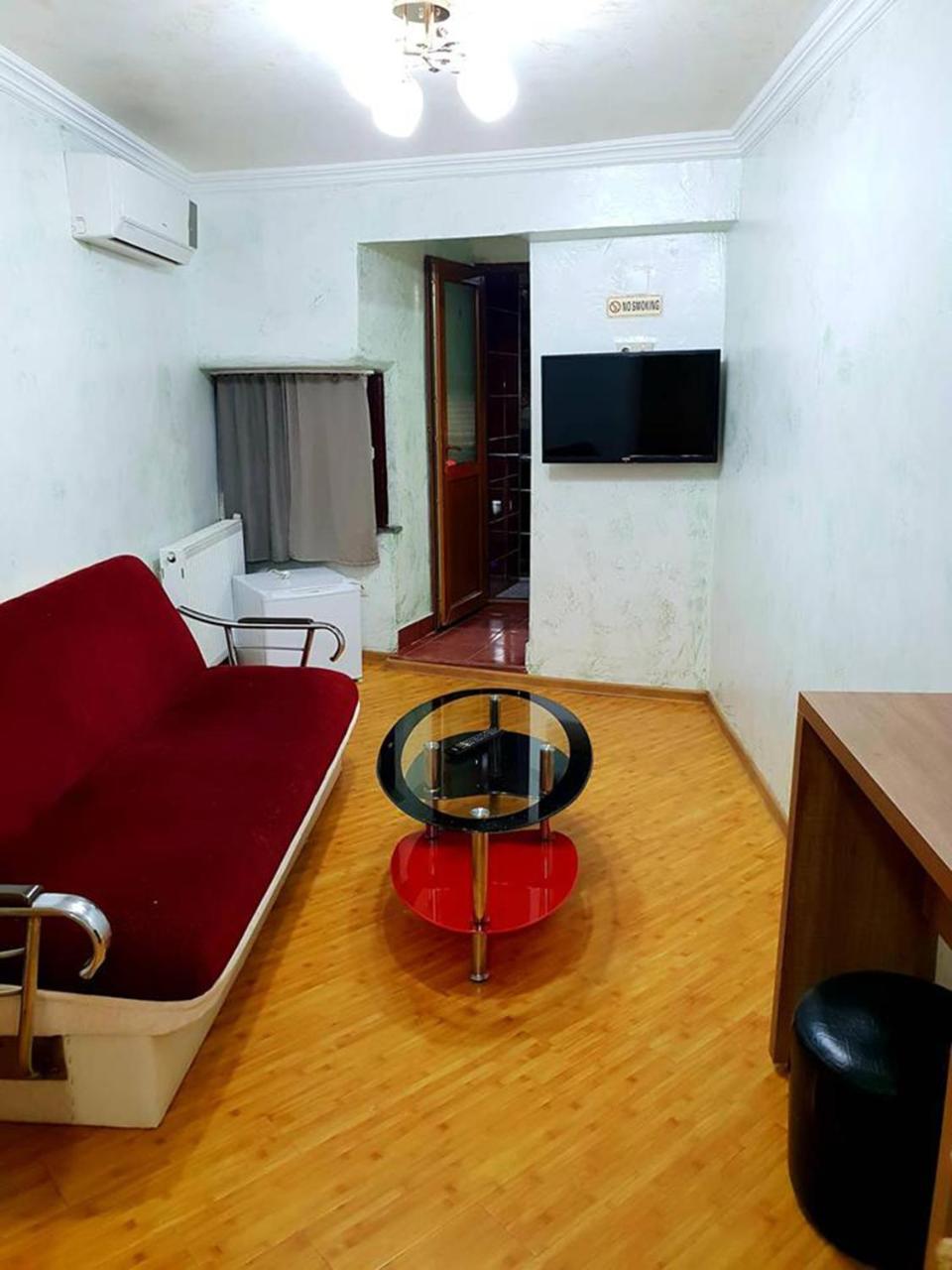 Hotel Old Star バトゥーミ エクステリア 写真